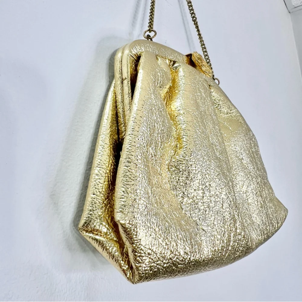 Vintage metallic gold top close hand bag evening bag